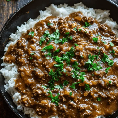 Hamburger Gravy Delight is the epitome of comfort food, a dish that warms both the heart and the soul. This hearty meal combines savory ground beef with a rich, creamy gravy, creating a satisfying experience that is perfect for any family dinner. The appeal of Hamburger Gravy Delight lies not just in its delicious flavor, but also in its simplicity and adaptability. This dish can be whipped up quickly on a busy weeknight or savored during a leisurely Sunday dinner, making it a staple in many households.